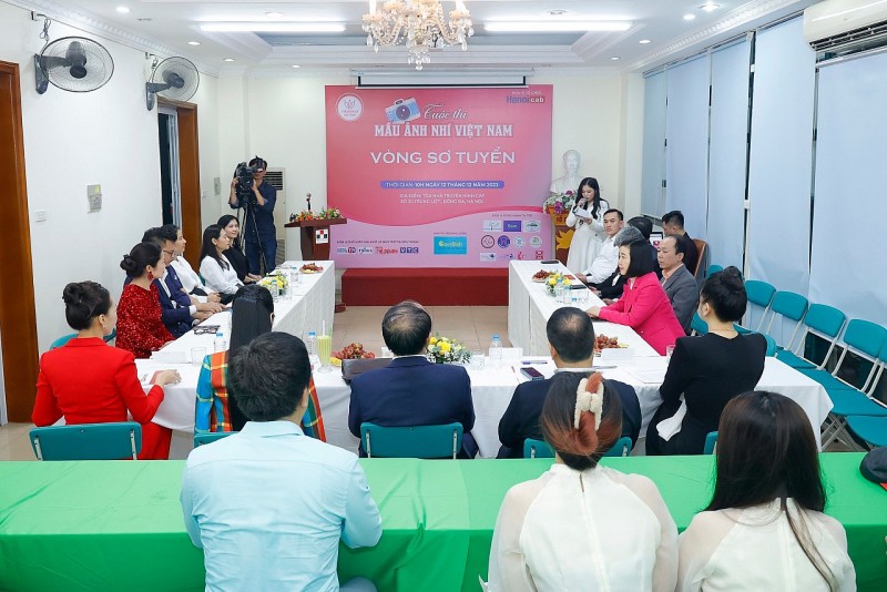 Hơn 100 hồ sơ tham dự vòng sơ loại Cuộc thi mẫu ảnh nhí Việt Nam Hơn 100 hồ sơ tham dự vòng sơ loại Cuộc thi mẫu ảnh nhí Việt Nam