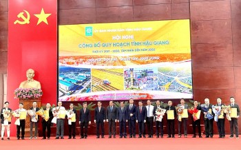 Xây dựng Hậu Giang thành trung tâm kết nối, trung chuyển hàng hóa của vùng