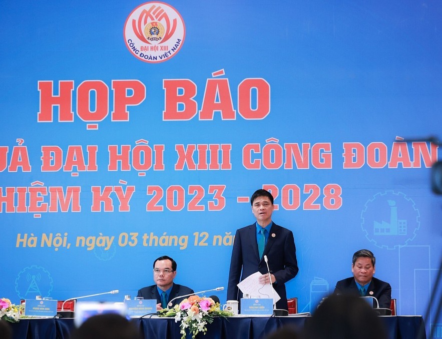 Phó Chủ tịch Tổng LĐLĐ Việt Nam Ngọ Duy Hiểu trả lời báo chí tại họp báo ngày 3-12 Phó Chủ tịch Tổng LĐLĐ Việt Nam Ngọ Duy Hiểu trả lời báo chí tại họp báo ngày 3-12