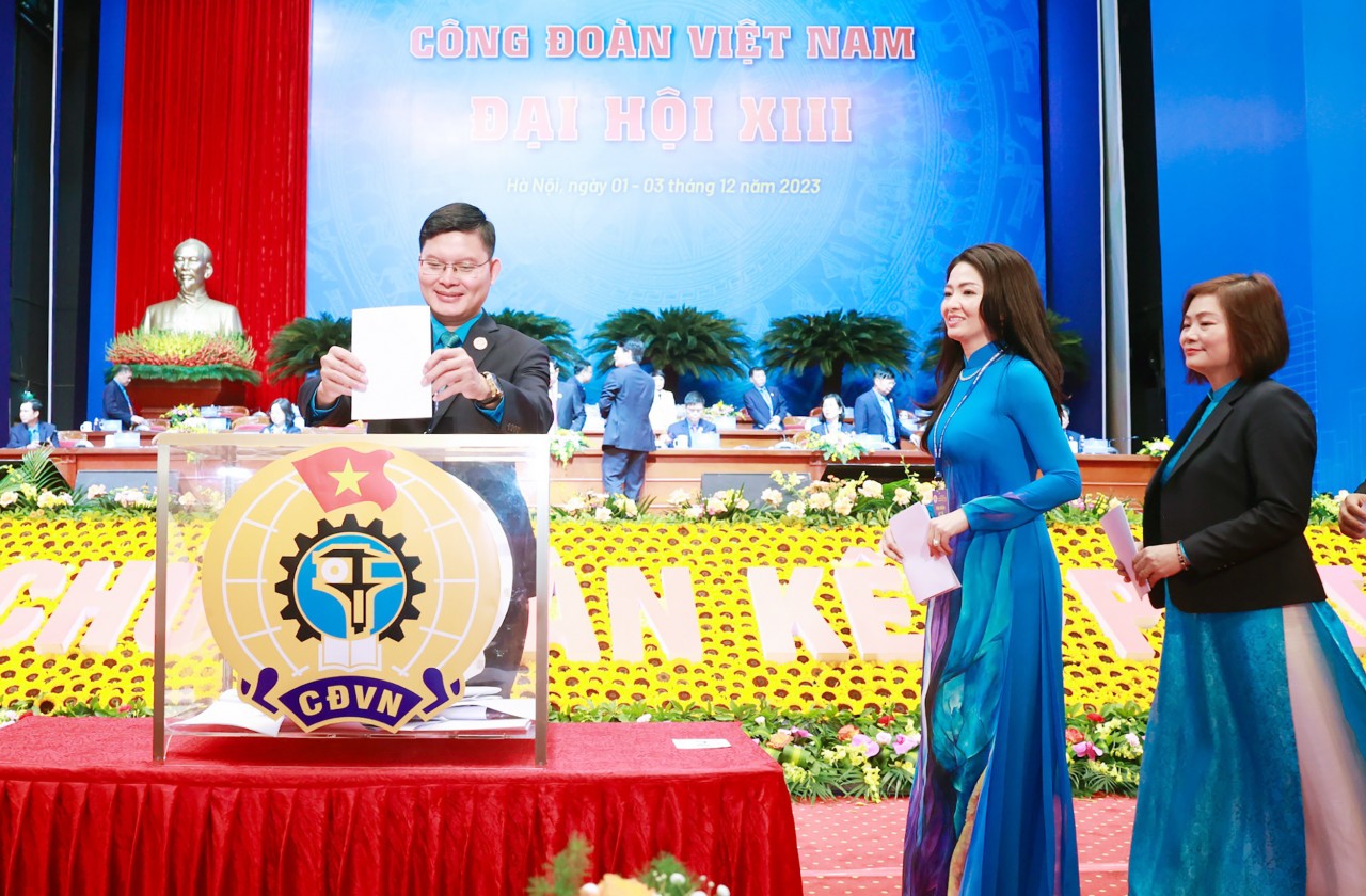 Bầu 168 Ủy viên Ban Chấp hành Tổng Liên đoàn Lao động Việt Nam khóa XIII Bầu 168 Ủy viên Ban Chấp hành Tổng Liên đoàn Lao động Việt Nam khóa XIII