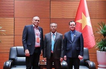 Thúc đẩy hơn nữa mối quan hệ giữa Công đoàn Việt Nam với Lào, Cuba