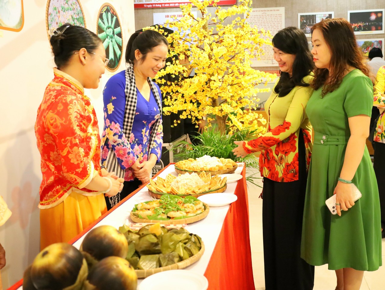 Khai mạc triển lãm ảnh “TP Cần Thơ - 20 năm xây dựng và phát triển”