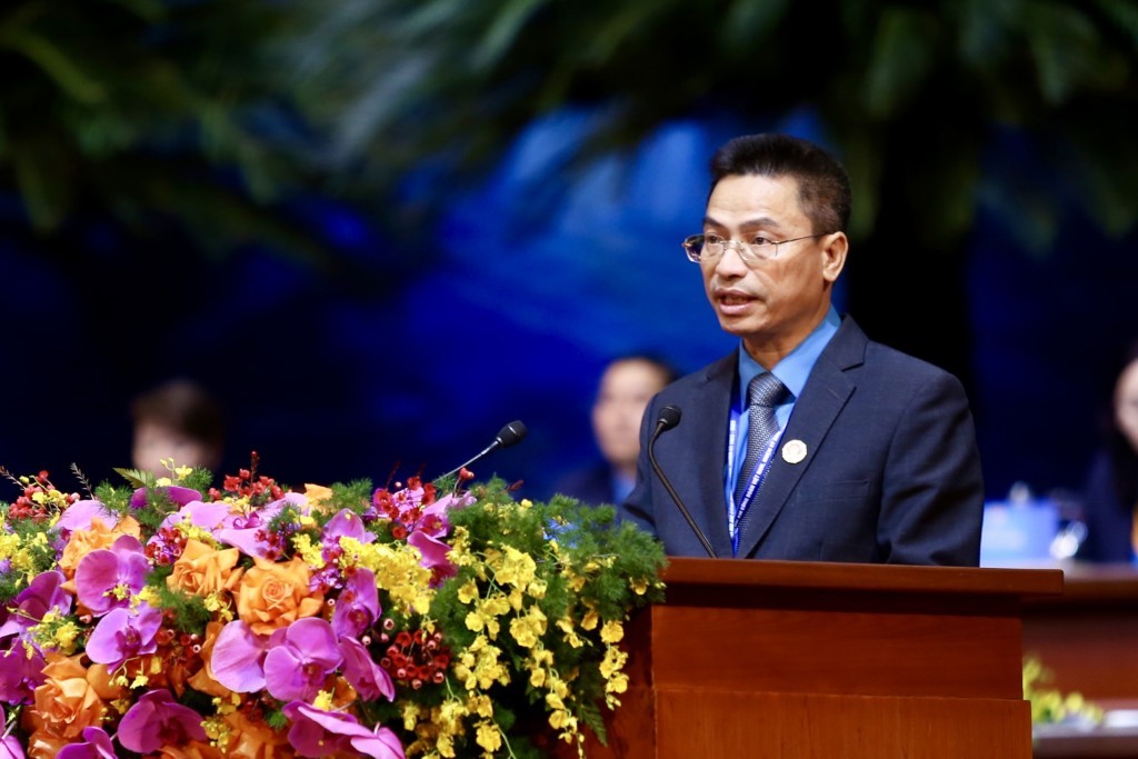 Phó Chủ tịch Công đoàn Thông tin và Truyền thông Việt Nam Phạm Quang Hưởng tham luận. Phó Chủ tịch Công đoàn Thông tin và Truyền thông Việt Nam Phạm Quang Hưởng tham luận.