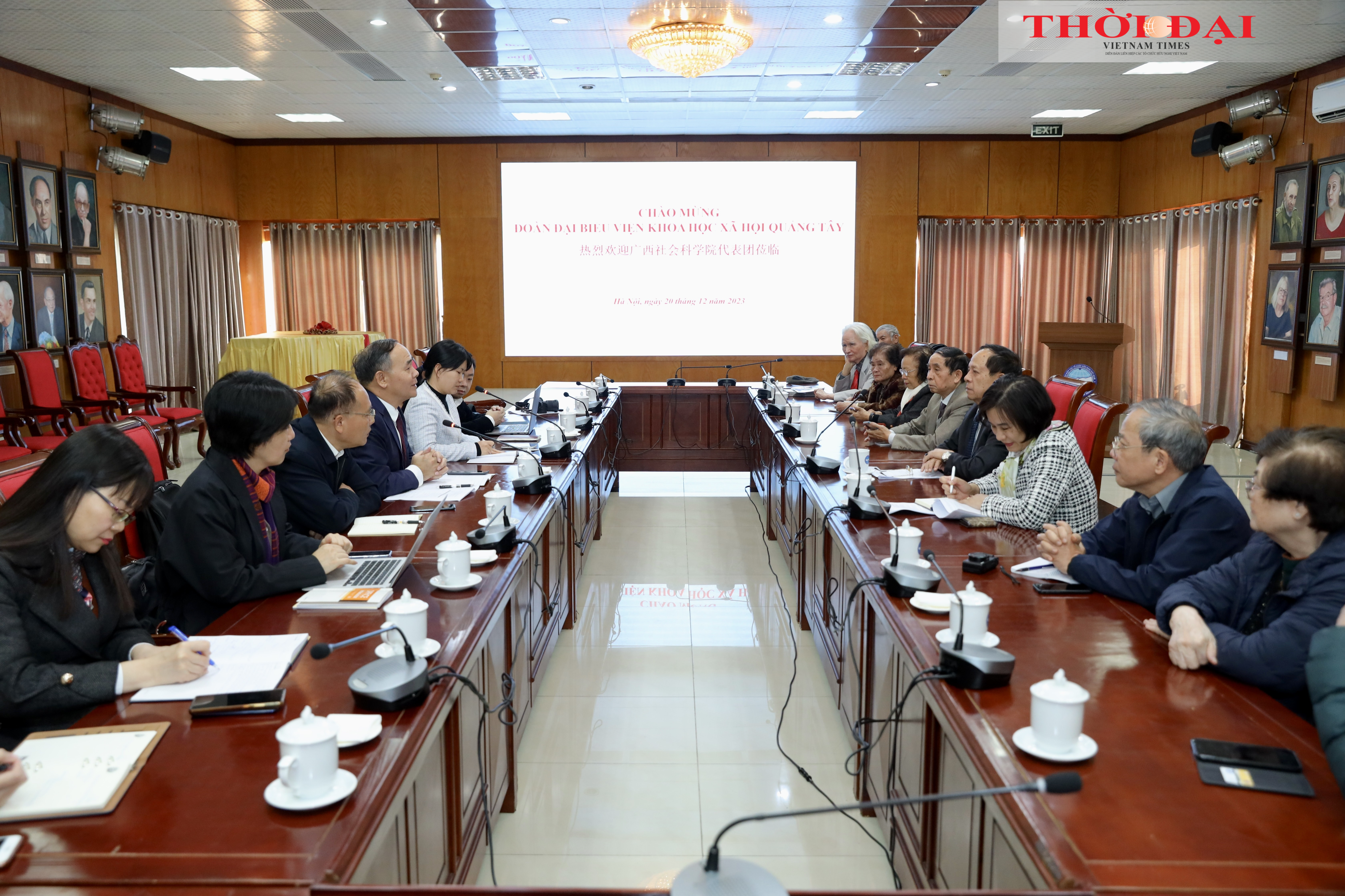 Thắm tình hữu nghị Việt - Trung