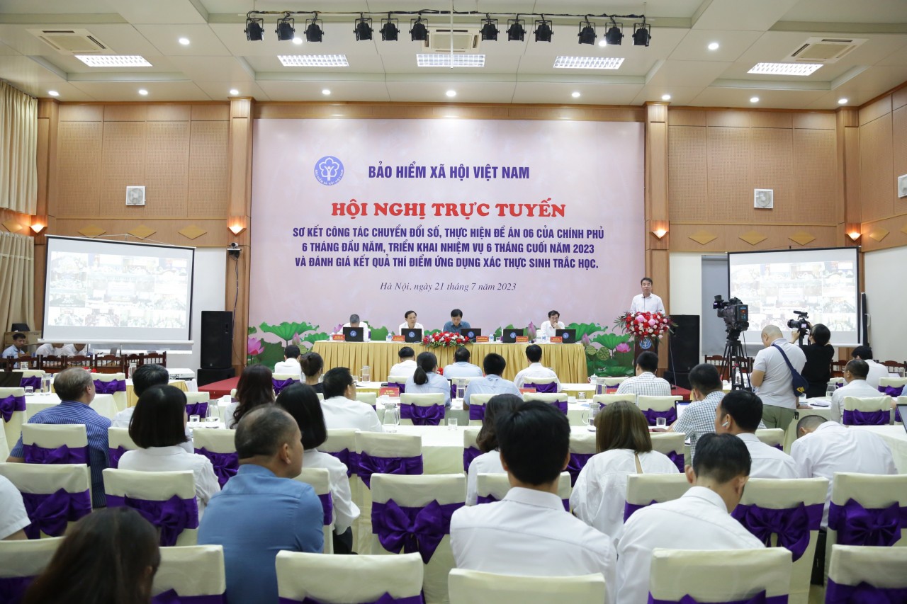 Toàn cảnh hội nghị. Toàn cảnh hội nghị.