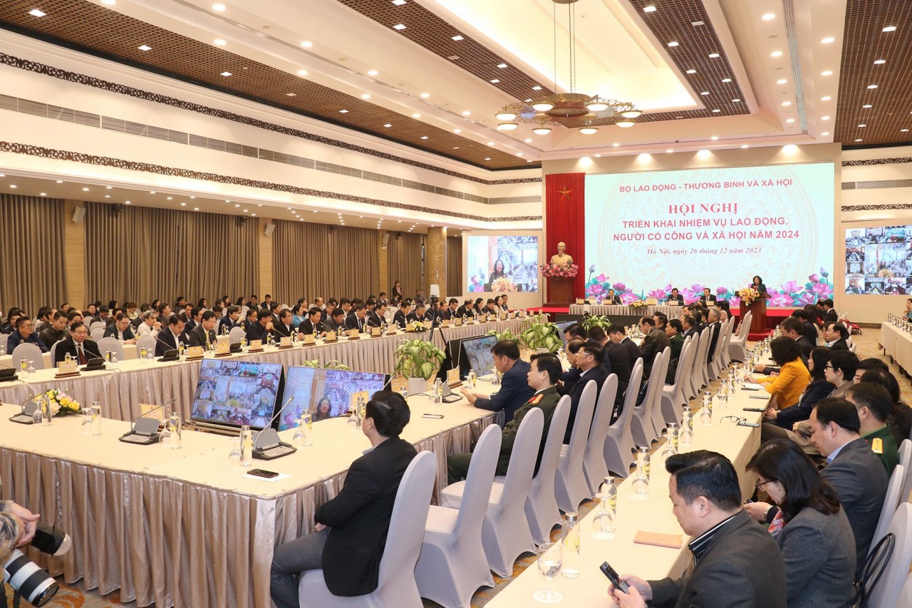 Chượng trình được kết nối trực tuyến tới nhiều điểm cầu trong cả nước (Ảnh: Thu Hà).