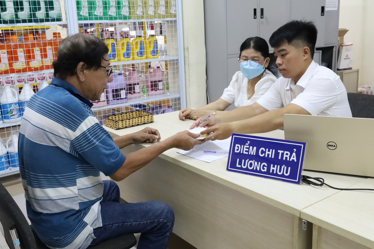 Đảm bảo việc chi trả lương hưu, trợ cấp xã hội theo đúng hạn. Đảm bảo việc chi trả lương hưu, trợ cấp xã hội theo đúng hạn.