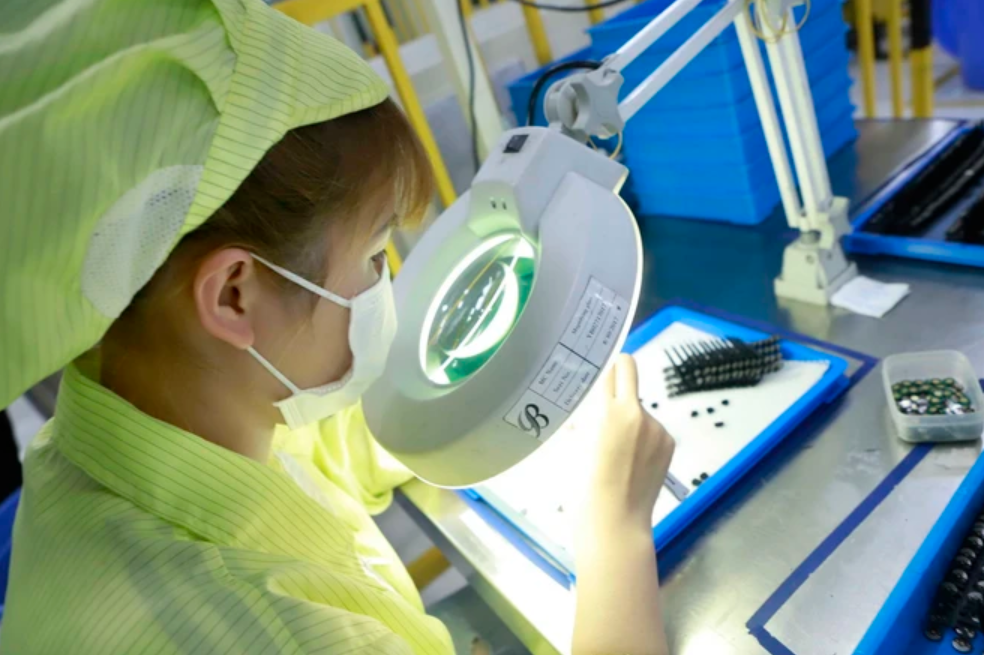 Chuyên gia: Việt Nam tiếp tục là điểm sáng trong bức tranh toàn cầu năm 2023