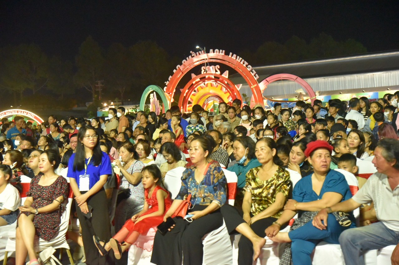 Khai mạc Festival Hoa - Kiểng Sa Đéc “Tình đất - Tình hoa”