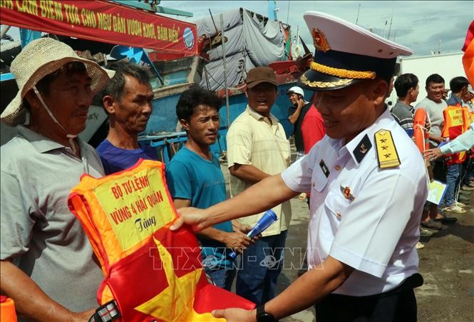 Dân vận khéo trên ngư trường Trường Sa