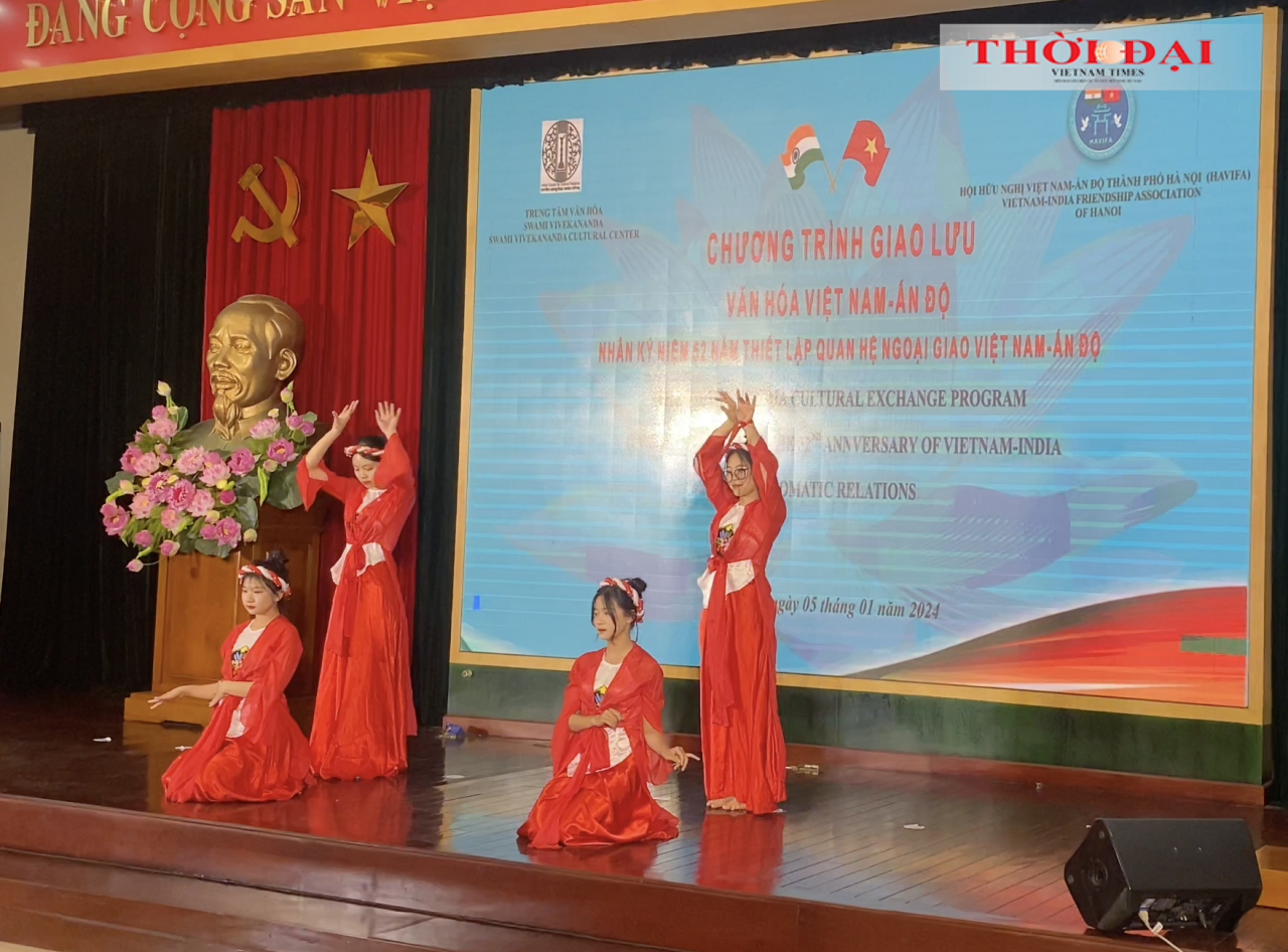 Giao lưu văn hoá Việt Nam - Ấn Độ qua chầu văn, vũ kịch Giao lưu văn hoá Việt Nam - Ấn Độ qua chầu văn, vũ kịch