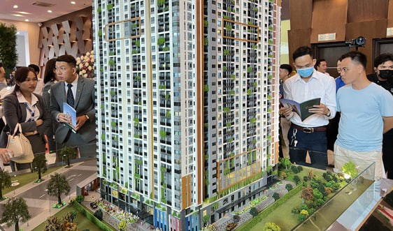 Từ 1/8, giao dịch bất động sản trực tiếp phải xác nhận bằng văn bản