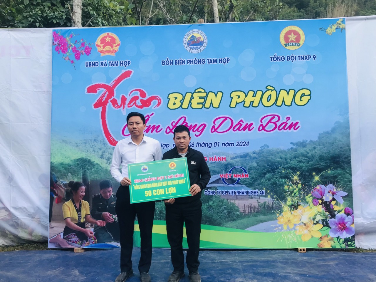 “Xuân Biên phòng – ấm lòng dân bản” ở Nghệ An: nhiều hoạt động ý nghĩa, thiết thực “Xuân Biên phòng – ấm lòng dân bản” ở Nghệ An: nhiều hoạt động ý nghĩa, thiết thực