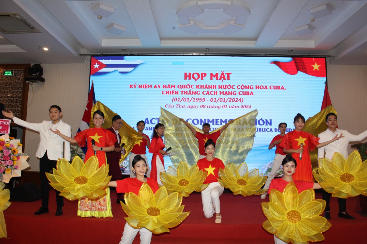 Cần Thơ họp mặt kỷ niệm 65 năm Quốc khánh Cộng hòa Cuba, chiến thắng cách mạng Cuba