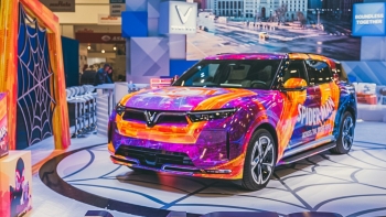 dan xe vinfast do bo duong pho my truoc them ces 2024 he lo mau xe moi nhat