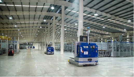 Siêu nhà máy sữa Việt Nam của Vinamilk với công suất 800 triệu lít sữa/năm, giảm phát thải tới 10.000 tấn CO2/năm nhờ các giải pháp công nghệ “xanh” hơn.