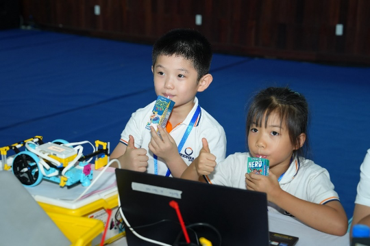 Vinamilk tiếp sức ‘chiến binh nhí’ trên sân chơi Robotacon WRO 2023
