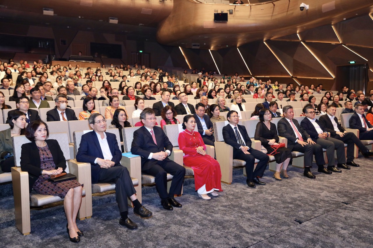 Nhiều tiết mục giao lưu văn hóa nghệ thuật Việt Nam và quốc tế