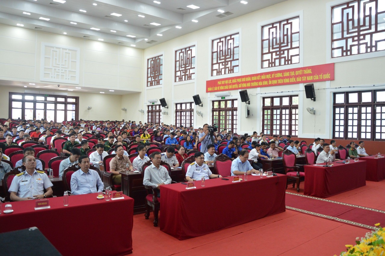 Trao giải Cuộc thi viết về công tác thông tin đối ngoại; tuyên truyền biển, đảo và biên giới trên đất liền