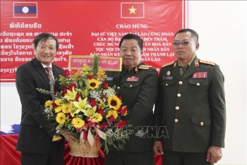 viet nam luon dong hanh cung su lon manh va phat trien cua quan doi nhan dan lao