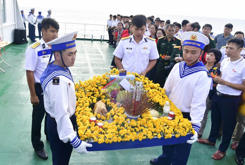 Lễ tưởng niệm 64 chiến sĩ “nằm lại phía chân trời” khi làm nhiệm vụ bảo vệ đảo Gạc Ma Lễ tưởng niệm 64 chiến sĩ “nằm lại phía chân trời” khi làm nhiệm vụ bảo vệ đảo Gạc Ma