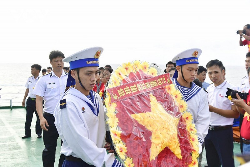 Lễ tưởng niệm 64 chiến sĩ “nằm lại phía chân trời” khi làm nhiệm vụ bảo vệ đảo Gạc Ma Lễ tưởng niệm 64 chiến sĩ “nằm lại phía chân trời” khi làm nhiệm vụ bảo vệ đảo Gạc Ma