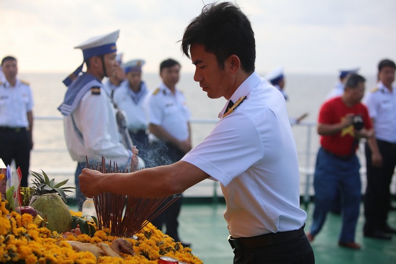 Lễ tưởng niệm 64 chiến sĩ “nằm lại phía chân trời” khi làm nhiệm vụ bảo vệ đảo Gạc Ma Lễ tưởng niệm 64 chiến sĩ “nằm lại phía chân trời” khi làm nhiệm vụ bảo vệ đảo Gạc Ma