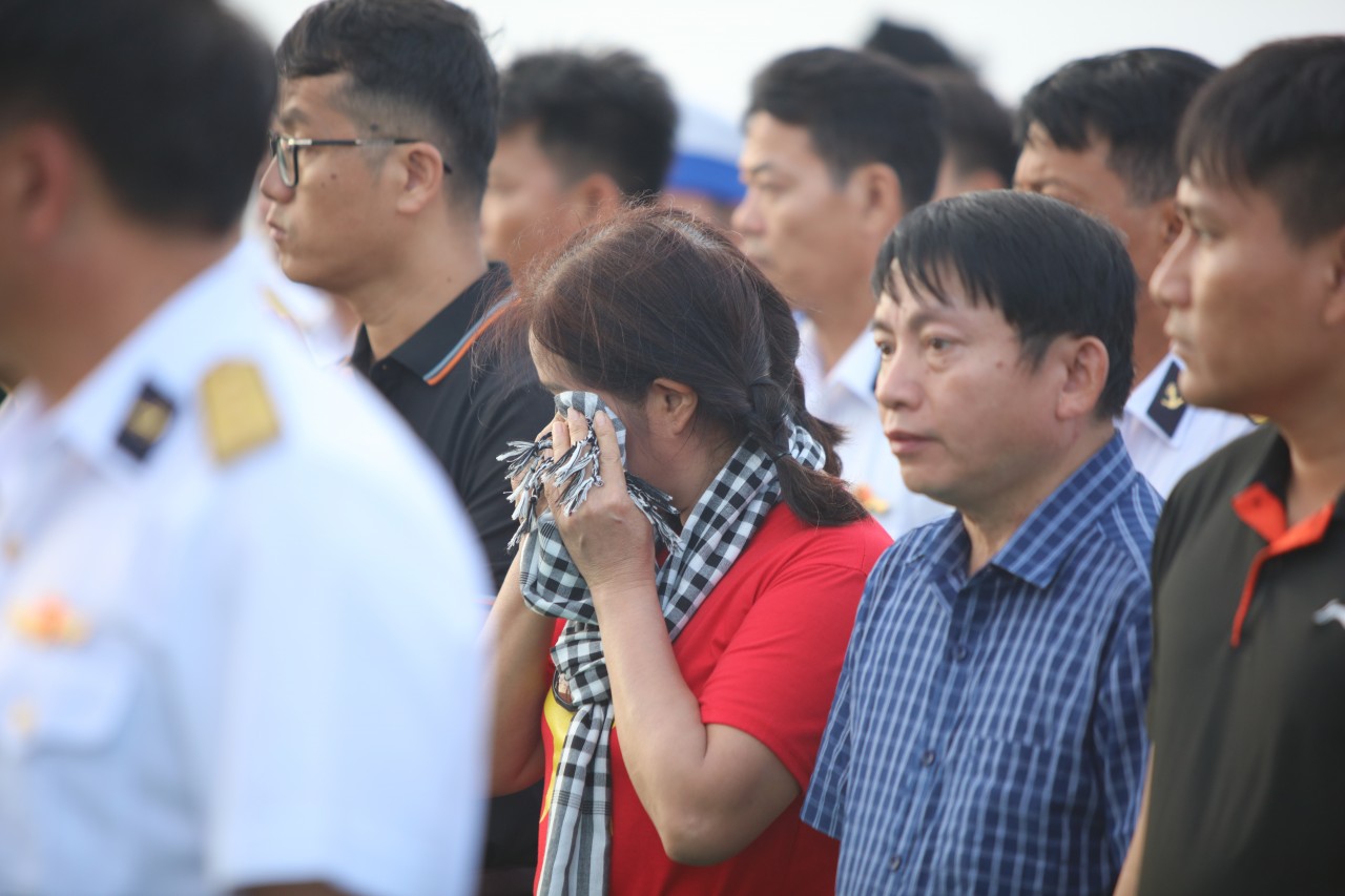 Lễ tưởng niệm 64 chiến sĩ “nằm lại phía chân trời” khi làm nhiệm vụ bảo vệ đảo Gạc Ma