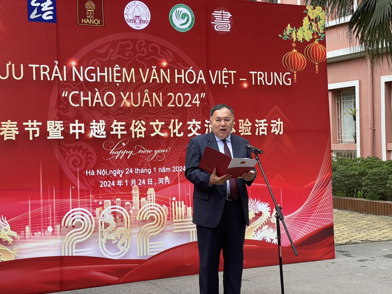 Giao lưu trải nghiệm văn hóa Việt - Trung “Chào Xuân 2024