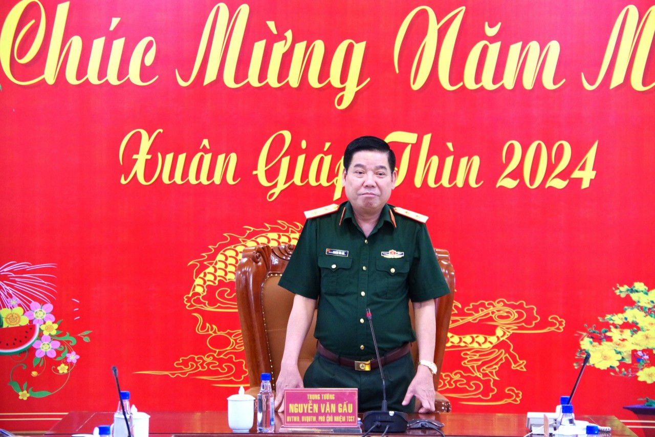 Đoàn công tác Tổng Cục Chính trị kiểm tra, thăm, tặng quà chính sách tại Bộ Tư lệnh Vùng 2 Hải quân