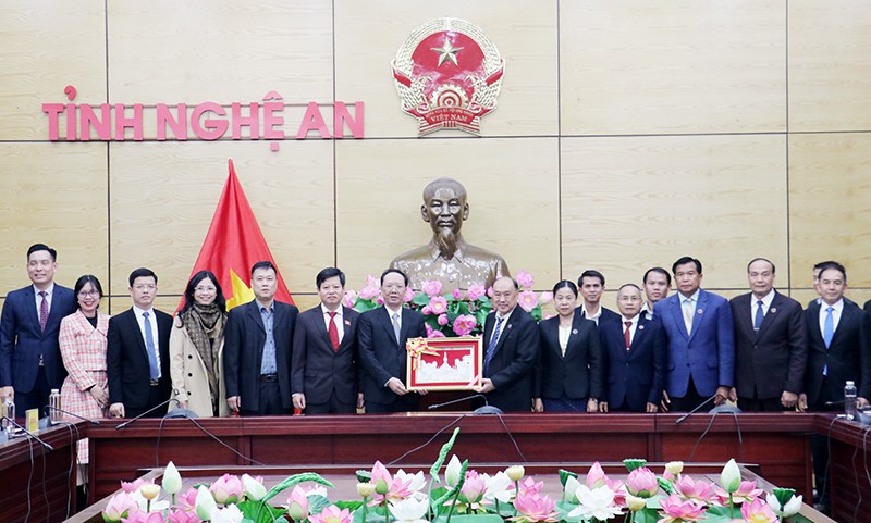 Nghệ An và Lào chia sẻ kinh nghiệm về hoạt động của Đoàn đại biểu Quốc hội, Hội đồng Nhân dân