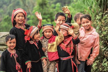 VFC hỗ trợ hơn 1,1 tỷ đồng cho nữ dân tộc thiểu số tại nhiều trường học ở Quảng Nam