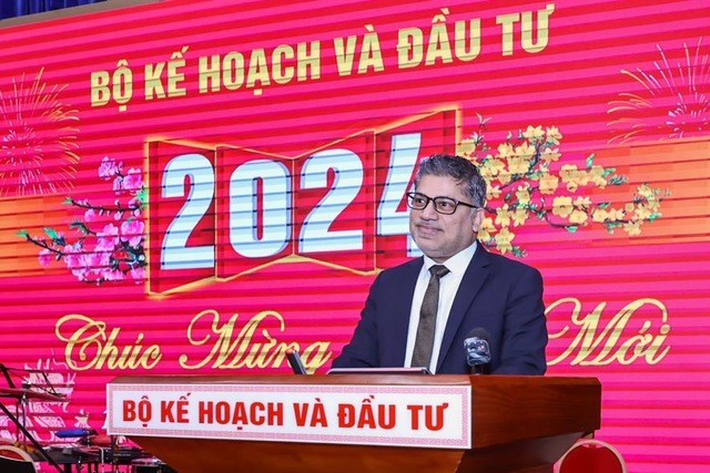 Thủ tướng gặp mặt các nhà đầu tư, nhà tài trợ, đề nghị cùng Việt Nam đoàn kết, hành động
