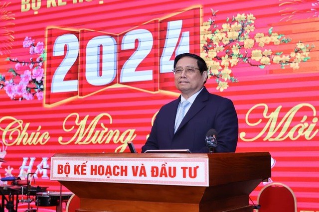 Thủ tướng gặp mặt các nhà đầu tư, nhà tài trợ, đề nghị cùng Việt Nam đoàn kết, hành động