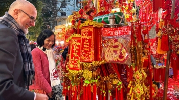 che lam rat ngon va kien truc nha co bac bo rat dep