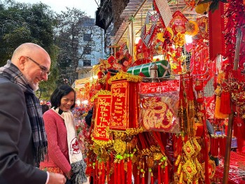 Chè lam rất ngon và kiến trúc nhà cổ Bắc bộ rất đẹp