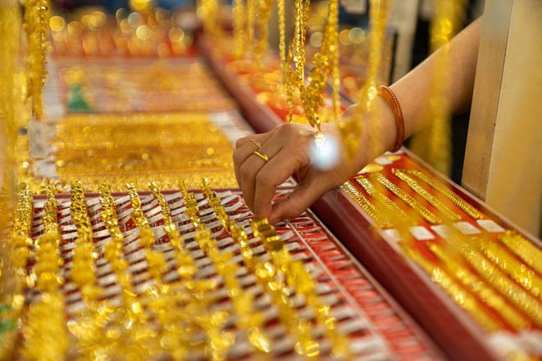 Đi ngược chiều thế giới, giá vàng SJC vượt mốc 78 triệu đồng/lượng.