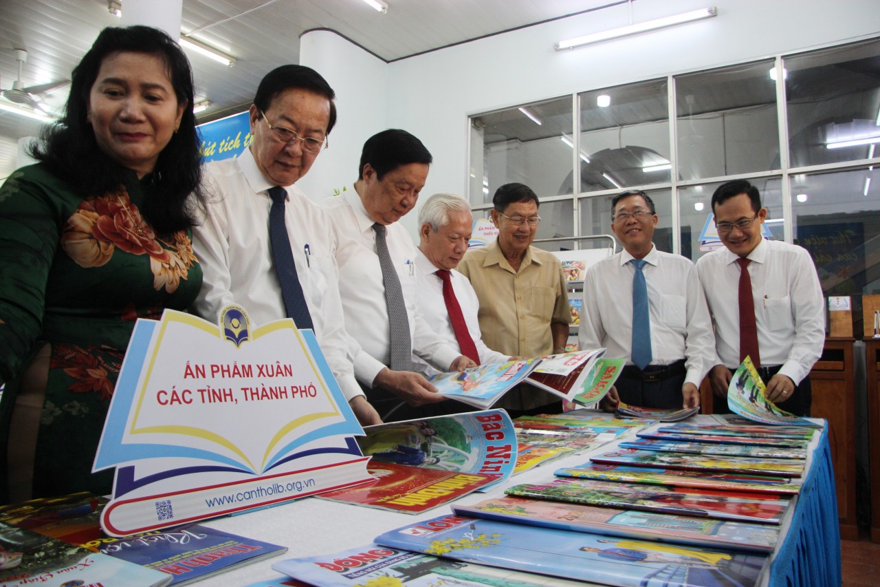 Cần Thơ khai Hội Báo Xuân và Cuộc thi Ấn phẩm Xuân Giáp Thìn 2024