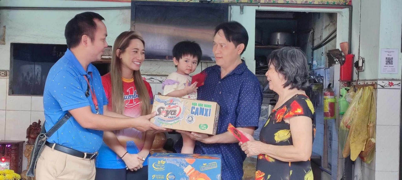Những tình cảm, món quà Công ty Tân Hiệp Phát gửi đến các trẻ em có hoàn cảnh khó khăn giúp nối dài những mùa xuân yêu thương. 