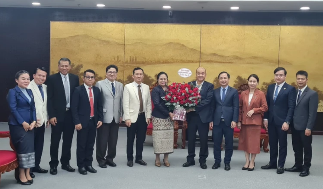 Đoàn công tác cấp cao tỉnh Savannakhet, Cộng hòa dân chủ nhân dân Lào thăm, làm việc và chúc tết đảng bộ, chính quyền, nhân dân thành phố Đà Nẵng. (Ảnh: Báo Nhân dân)