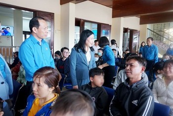Đồng loạt tổ chức các “Chuyến tàu Công đoàn - Xuân 2024” đưa công nhân về quê đón Tết