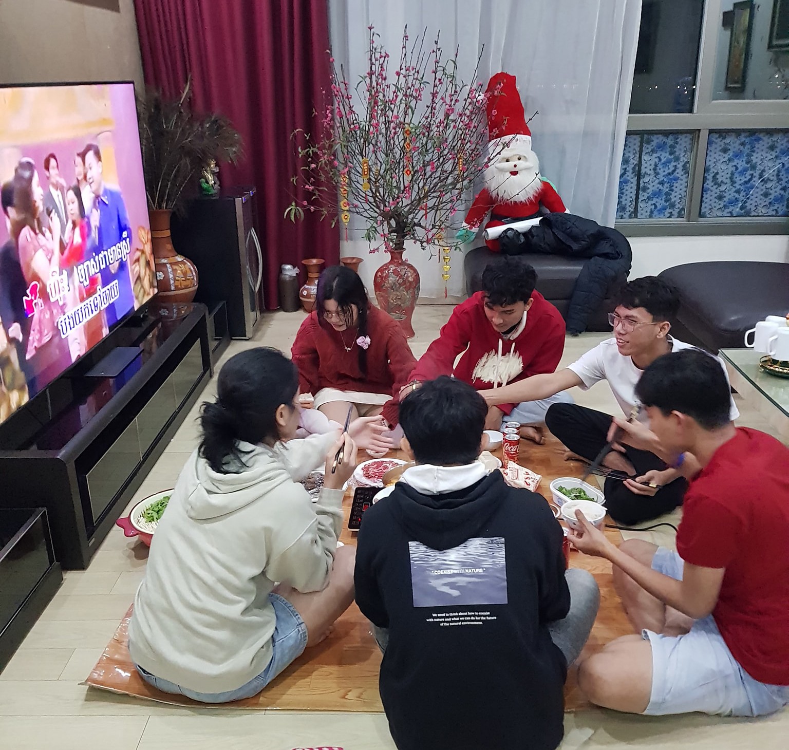 Sinh viên Lào, Campuchia hào hứng đón Tết Việt