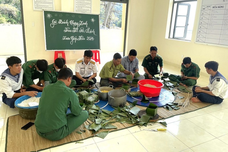 Vui xuân, đón Tết, sẵn sàng chiến đấu cao Vui xuân, đón Tết, sẵn sàng chiến đấu cao