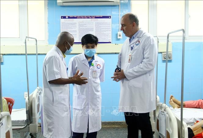 Tết cổ truyền tạo sự gắn kết với các chuyên gia, bác sỹ đến từ Cuba