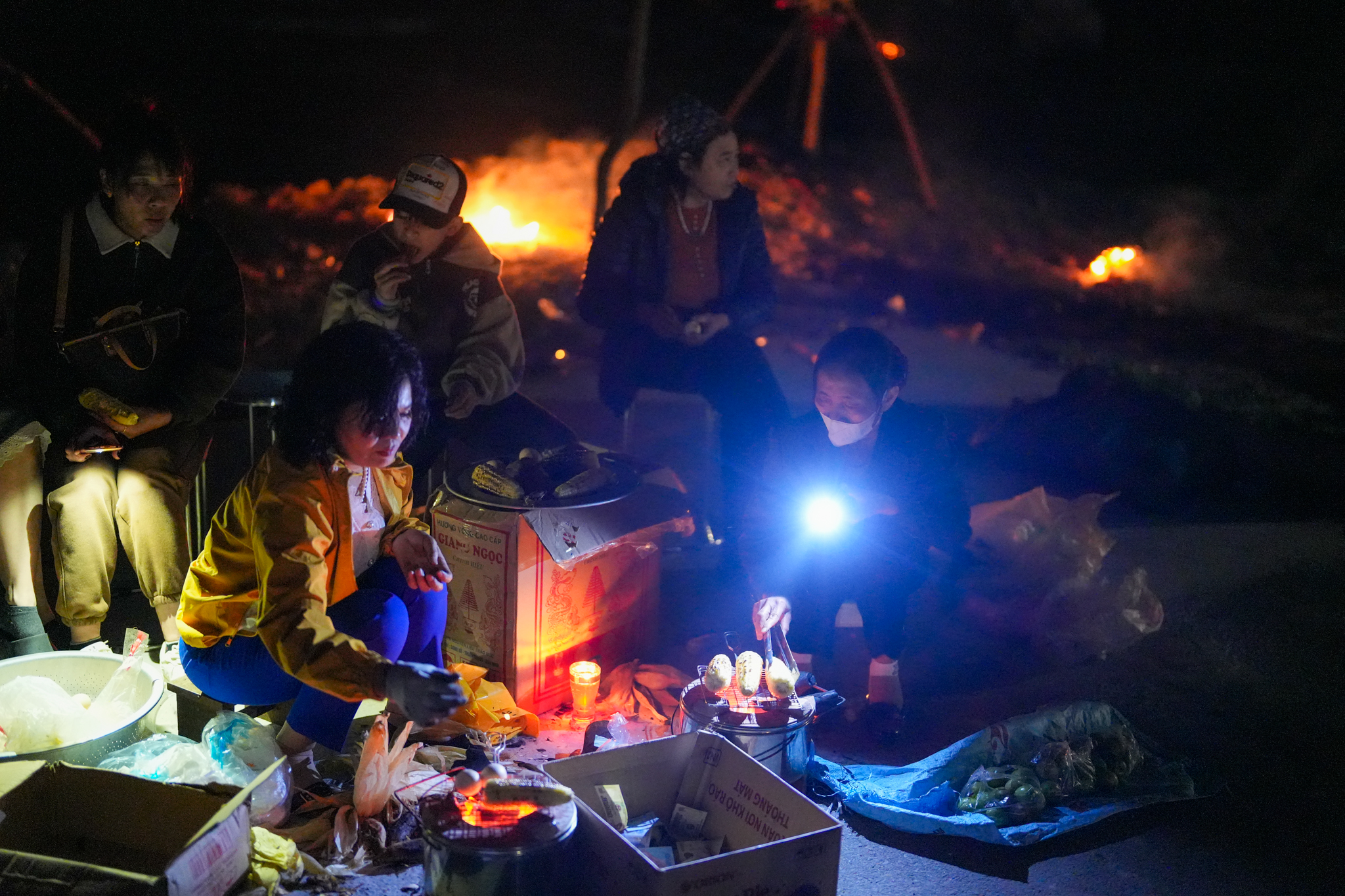 Ảnh: Phiên chợ Âm Dương &amp;quot;mua may, bán rủi&amp;quot; độc đáo nhất đất Bắc, mỗi năm chỉ mở một lần - Ảnh 5.