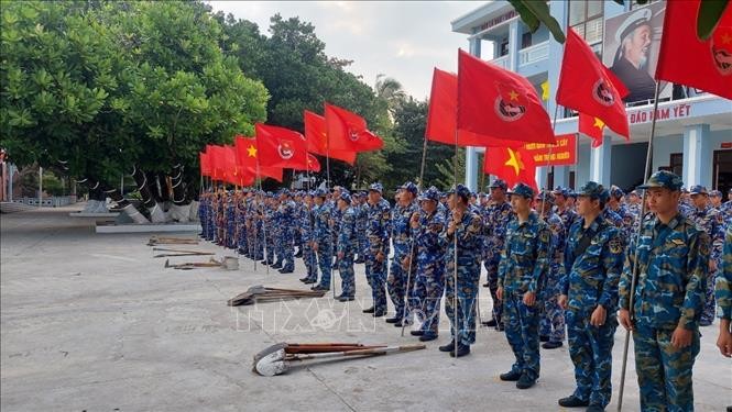 Huyện đảo Trường Sa hưởng ứng Tết trồng cây đầu năm mới
