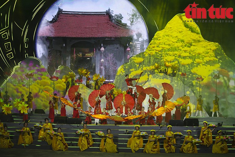 Mãn nhãn với màn 3D mapping tại Lễ hội Hai Bà Trưng