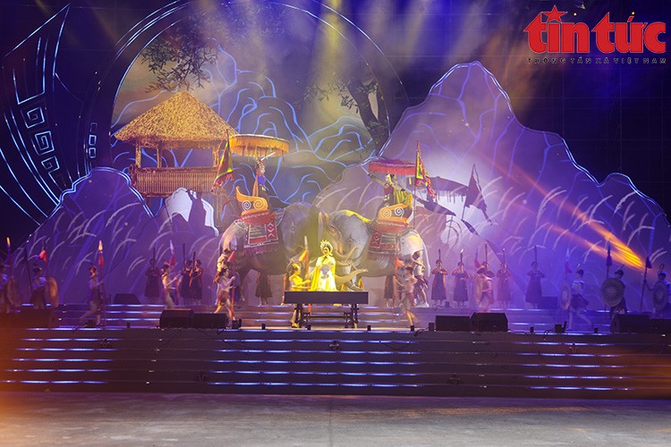 Mãn nhãn với màn 3D mapping tại Lễ hội Hai Bà Trưng