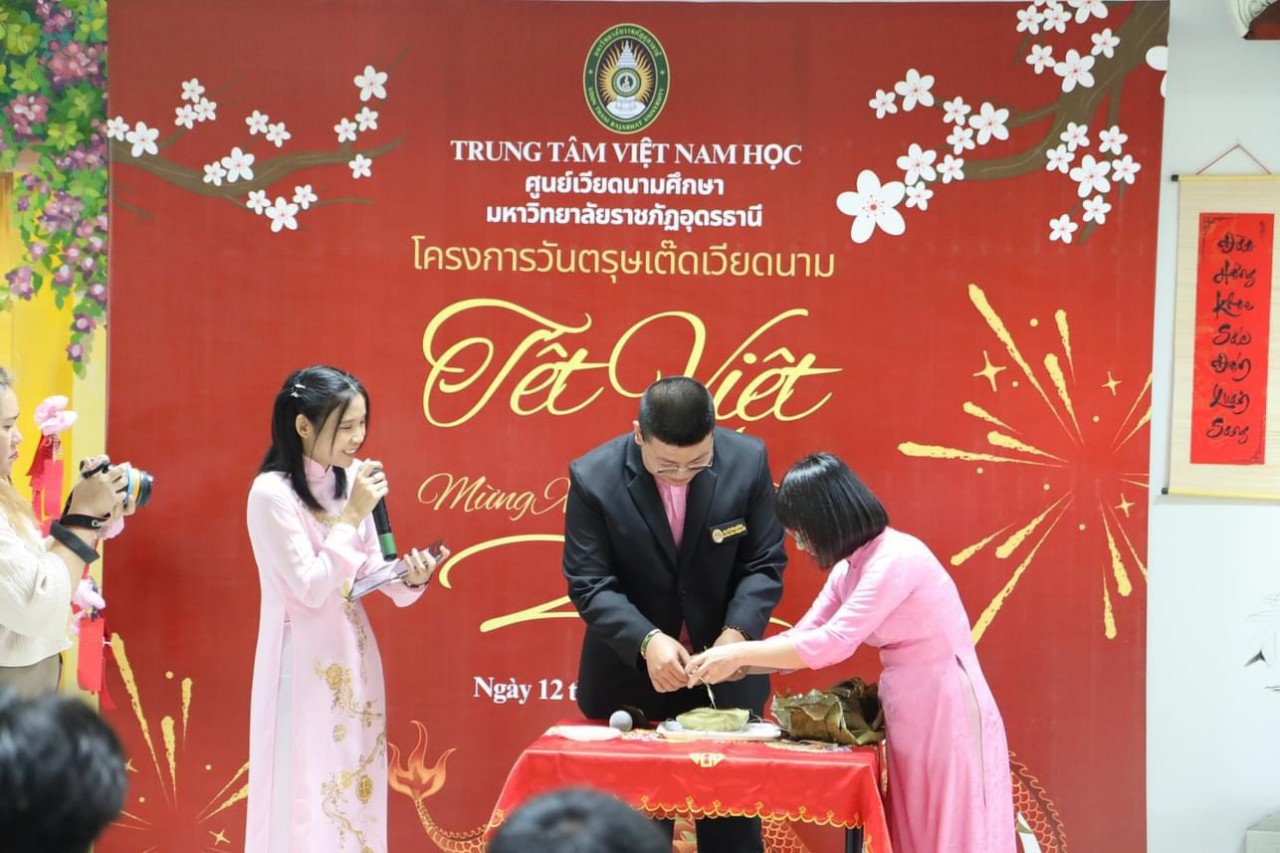 Tết Việt tại trường Đại học Rajabhat Udonthani (Thái Lan)