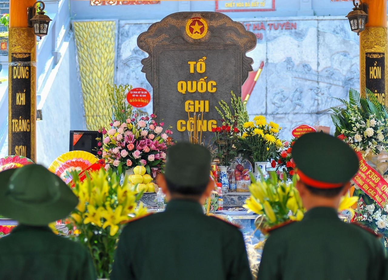 Bản hùng ca bất diệt